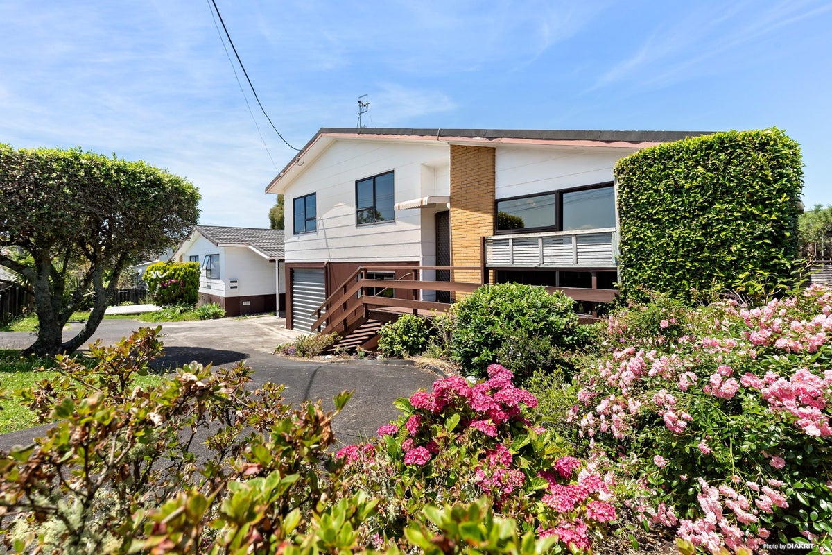 2/45 Pupuke Road, Birkenhead, Auckland - Carousel 1