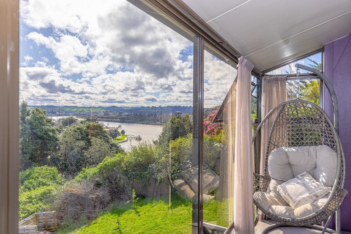 34 Hipango Terrace, Durie Hill, Whanganui - Carousel 1