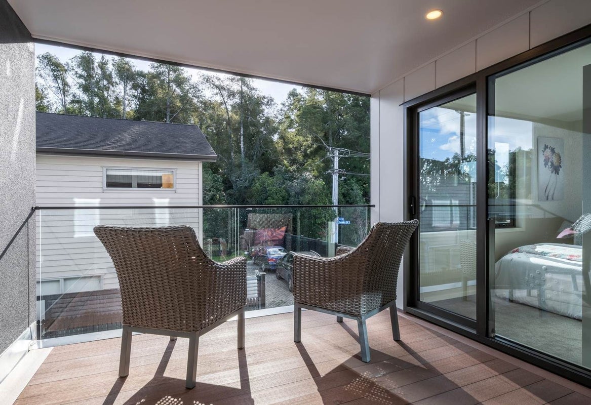 2/1 Puriri Street, Takapuna, Auckland - Carousel 16