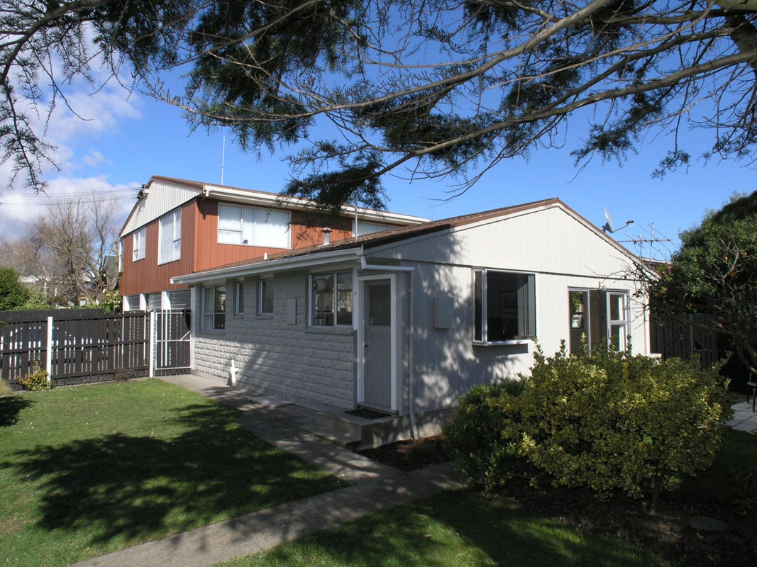 2/557 Barbadoes Street, Edgeware, Christchurch - Carousel 1
