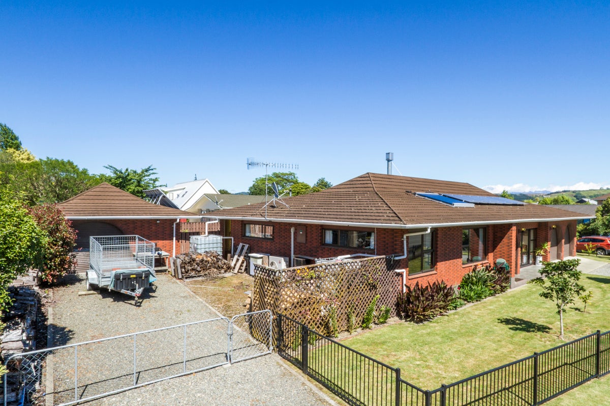14 Starveall Street, Brightwater - Carousel 2