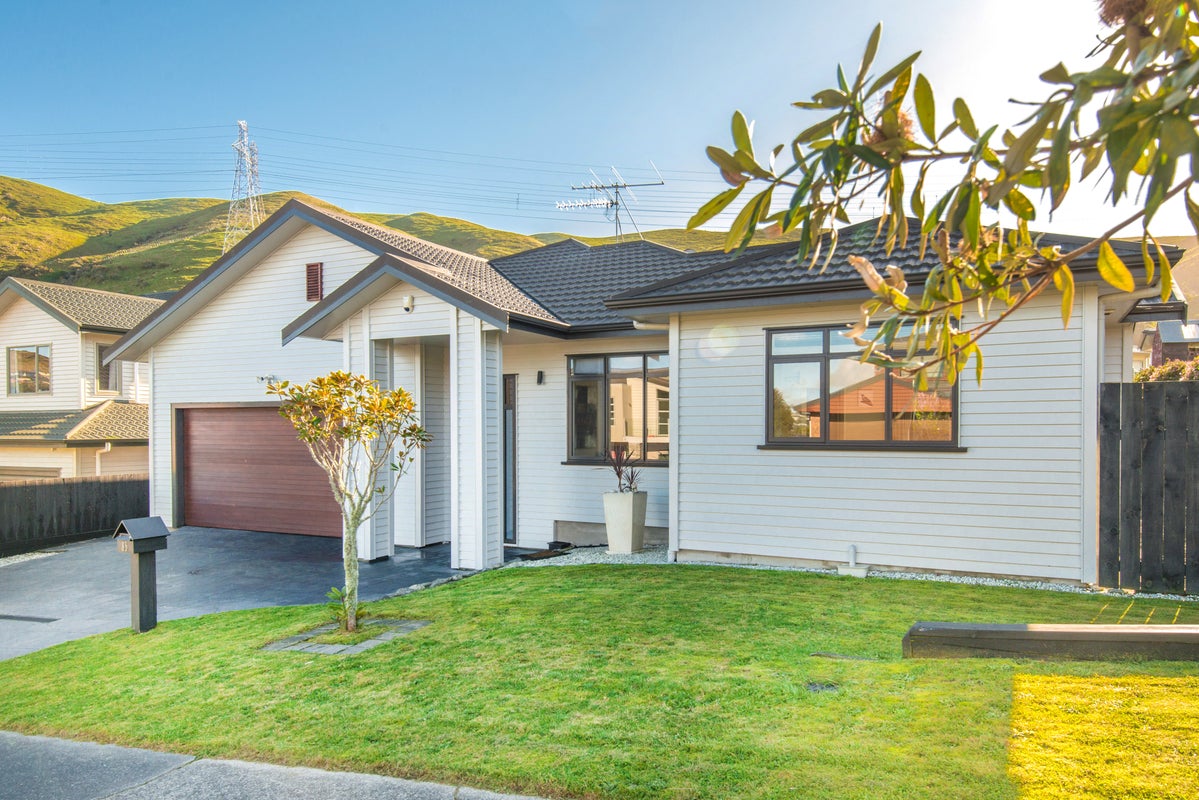 85 Amesbury Drive, Churton Park, Wellington - Carousel 1