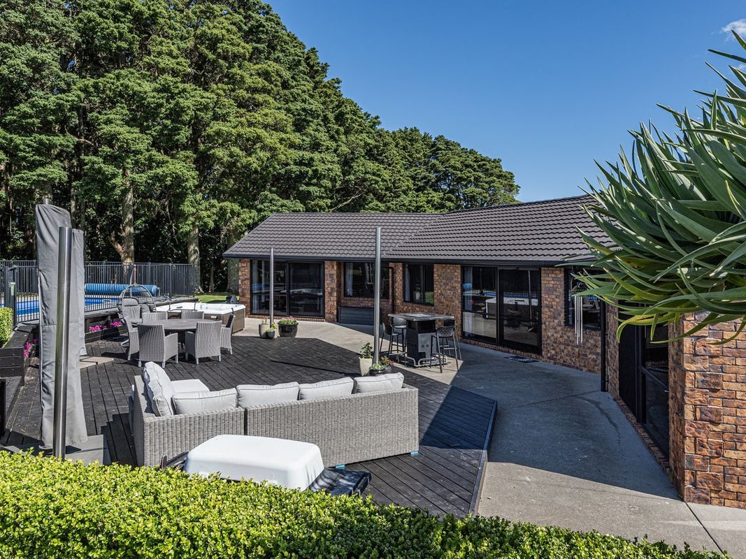 75 Tudehope Road, Kamo - Carousel 2