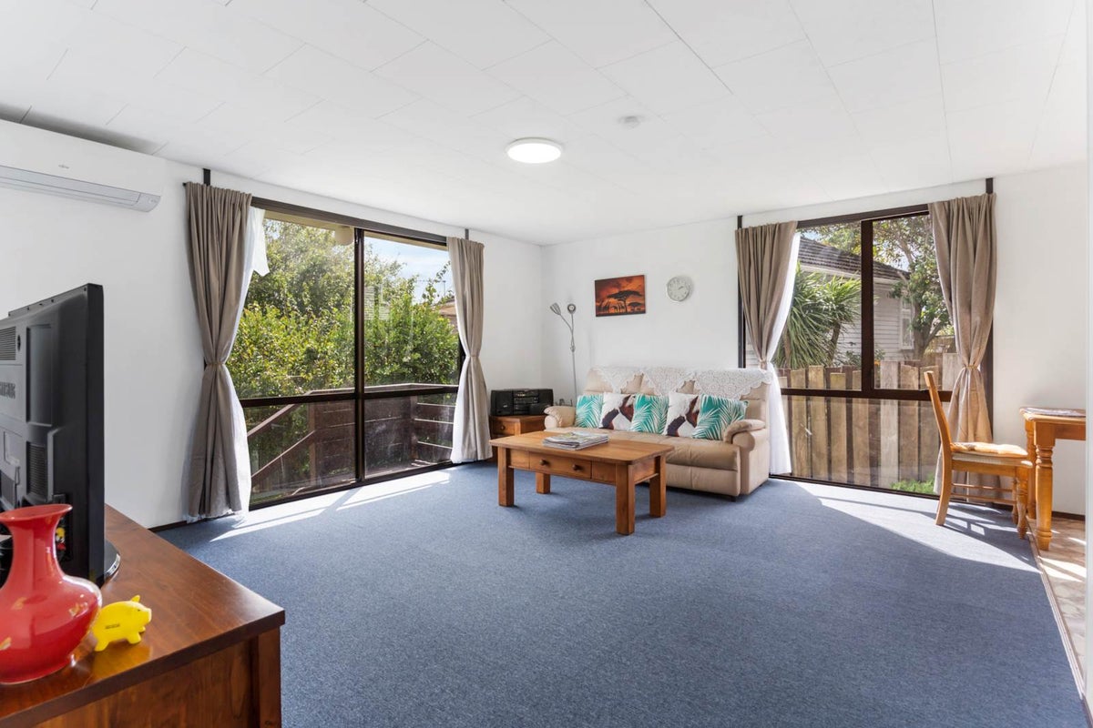 39 Kelman Road, Kelston, Auckland - Carousel 2