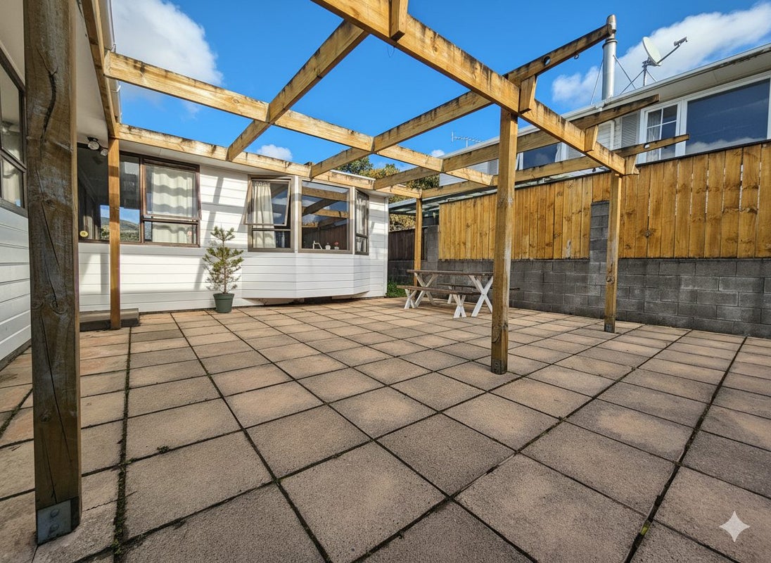 119 Holborn Drive, Stokes Valley, Lower Hutt - Carousel 2