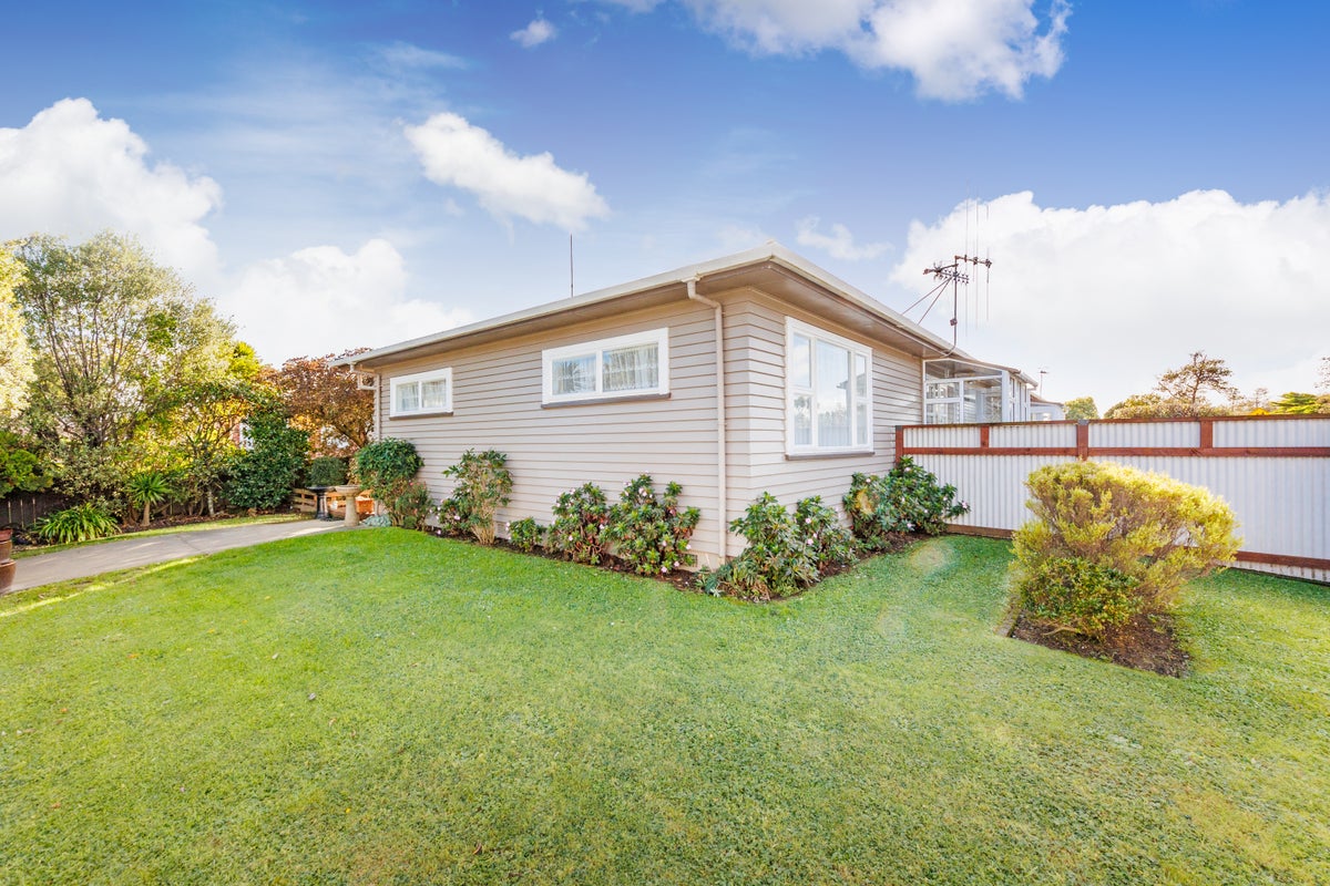 46 Abraham Crescent, Milson, Palmerston North - Carousel 22