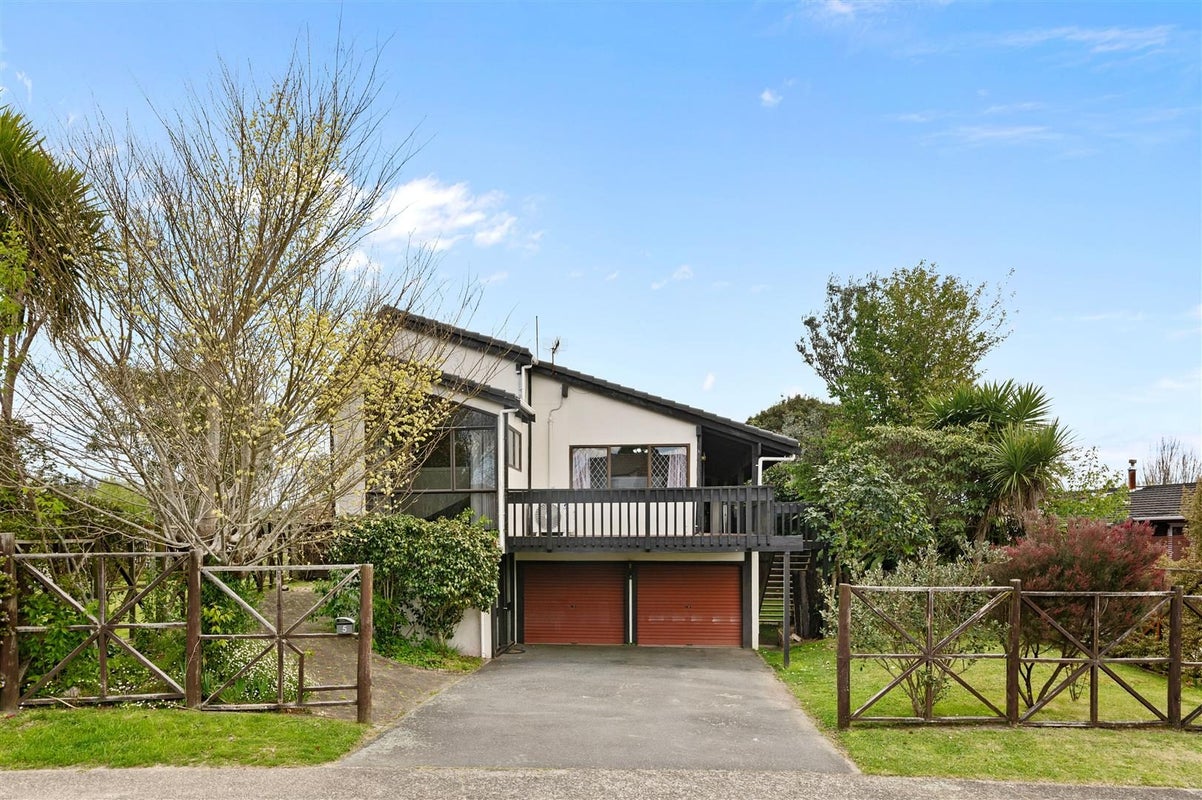5 Bradley Place, Lynmore, Rotorua - Carousel 1