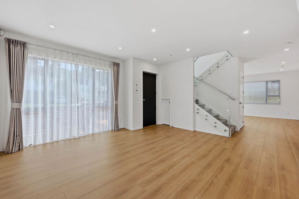 71 Salamanca Road, Sunnynook, Auckland - Carousel 2