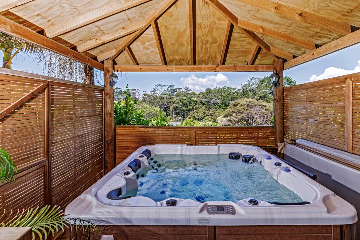 12 Philadelphia Avenue, Albany Heights, Auckland - Carousel 2