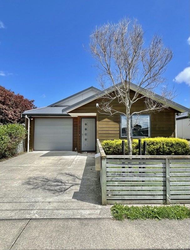 3A Oxford Crescent, Ebdentown, Upper Hutt - Carousel 1