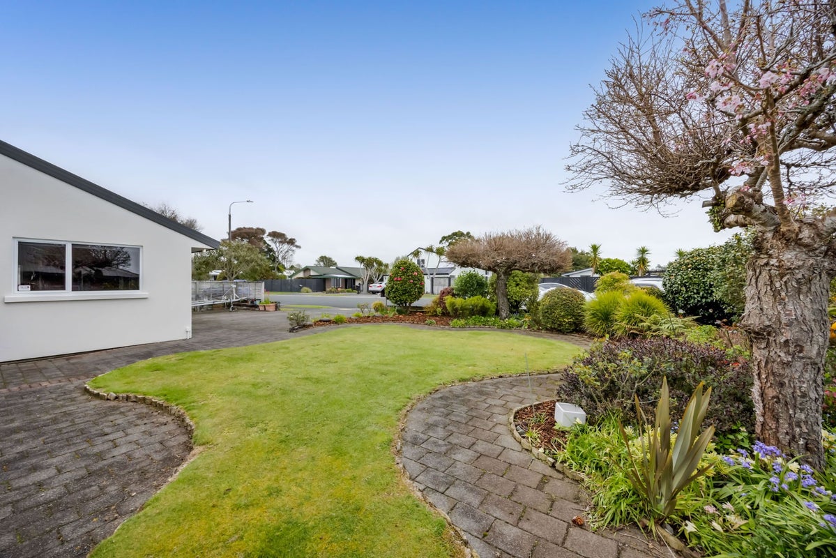 54 Karina Road, Merrilands, New Plymouth - Carousel 2