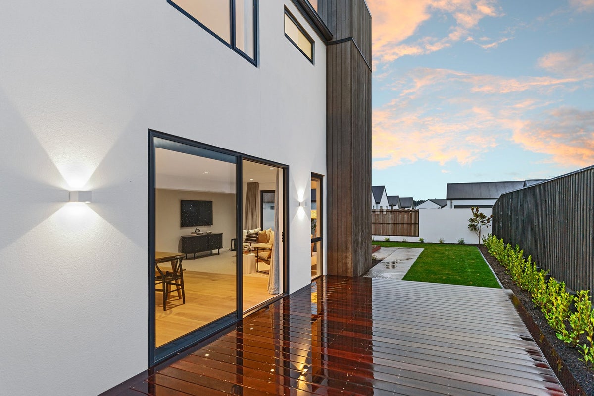 23 Nederland Avenue, Burwood, Christchurch - Carousel 23