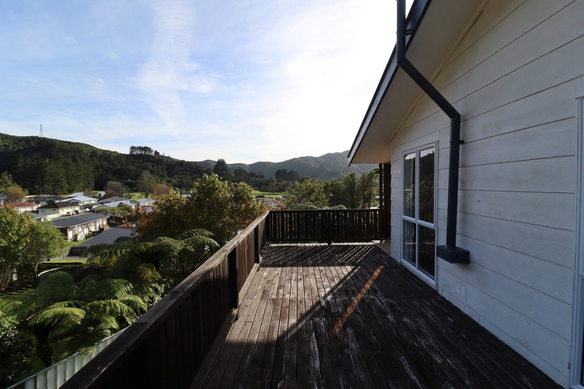 29 Newburn Grove, Wainuiomata, Lower Hutt - Carousel 2