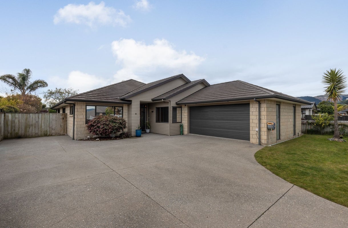 7 Hulme Way, Raumati Beach, Paraparaumu - Carousel 1