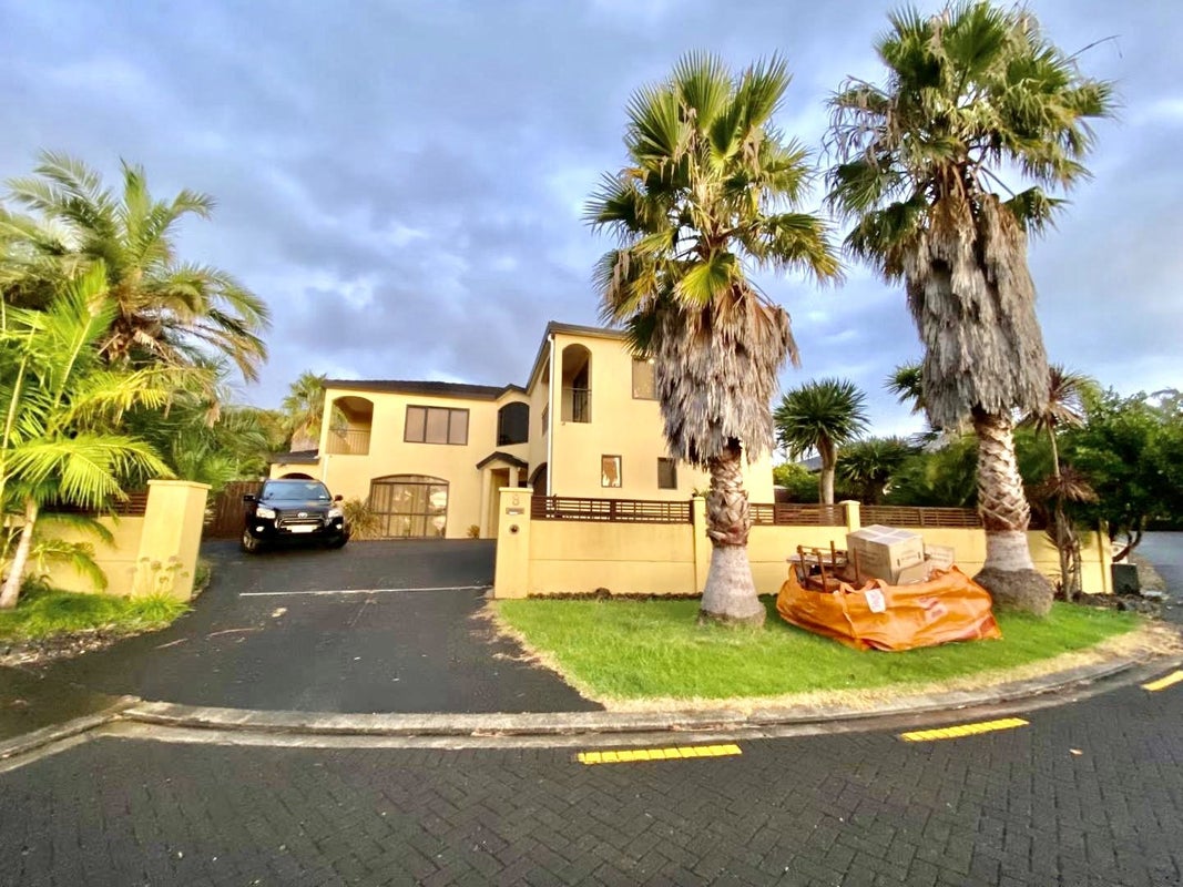 8 Canonbie Place, East Tamaki Heights, Auckland - Carousel 1