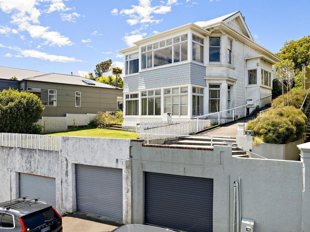 49 The Crescent, Roseneath, Wellington - Carousel 1