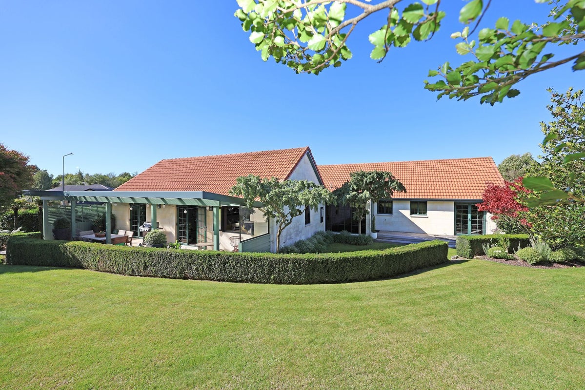25 Grove Avenue, Weston, Oamaru - Carousel 1