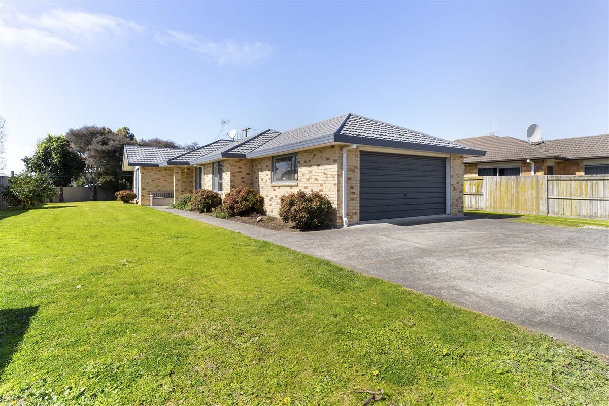 7 Carlsberg Place, Papamoa Beach, Papamoa - Carousel 1