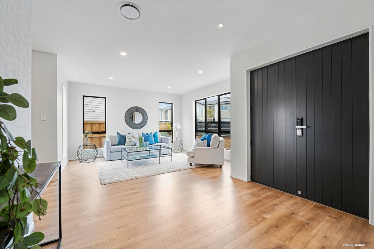 67 Charlestown Drive, Flat Bush, Auckland - Carousel 2