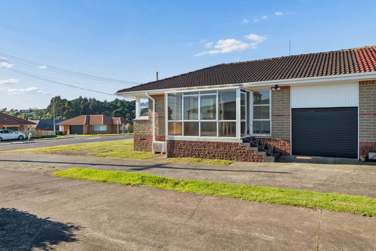 1/57 Orams Road, Hillpark, Auckland - Carousel 1