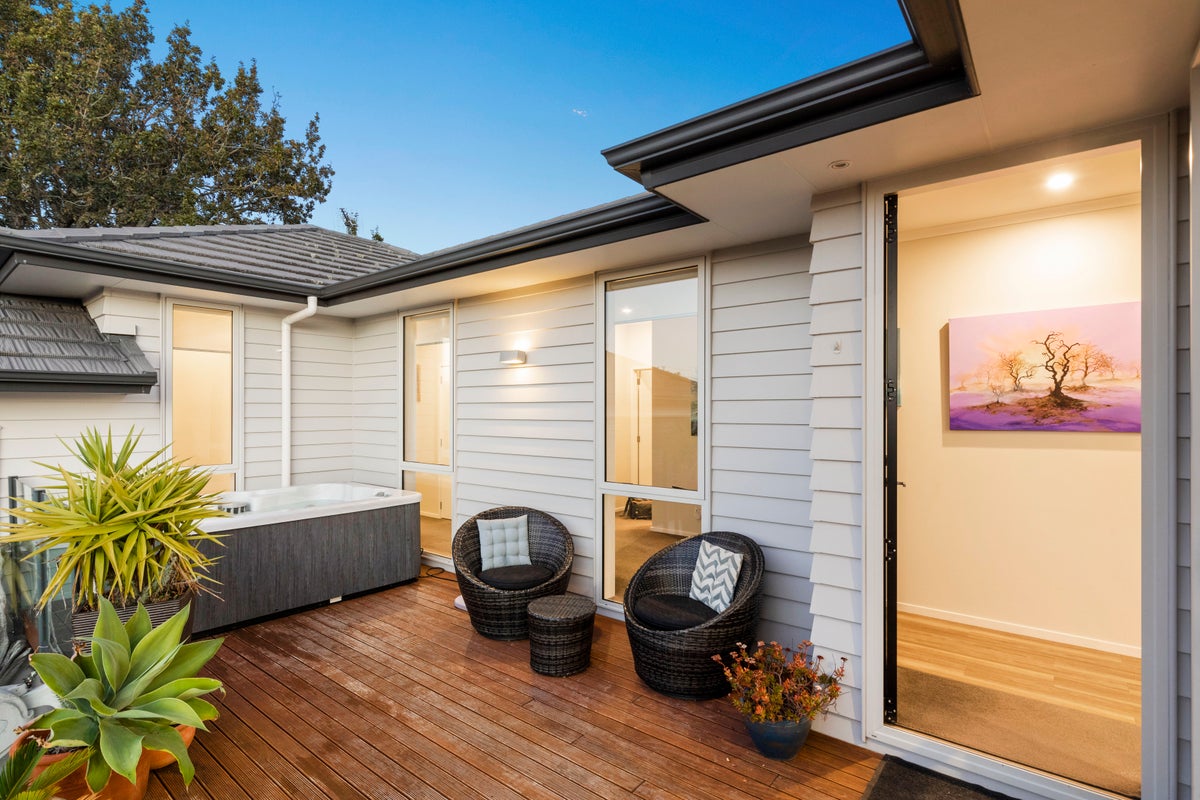 90 Connell Street, Blockhouse Bay, Auckland - Carousel 1