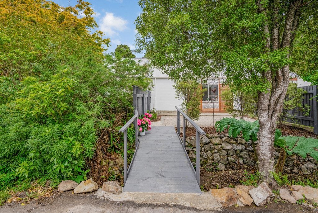 442C Stokes Valley RD, STOKES VALLEY, LOWER HUTT - Carousel 24