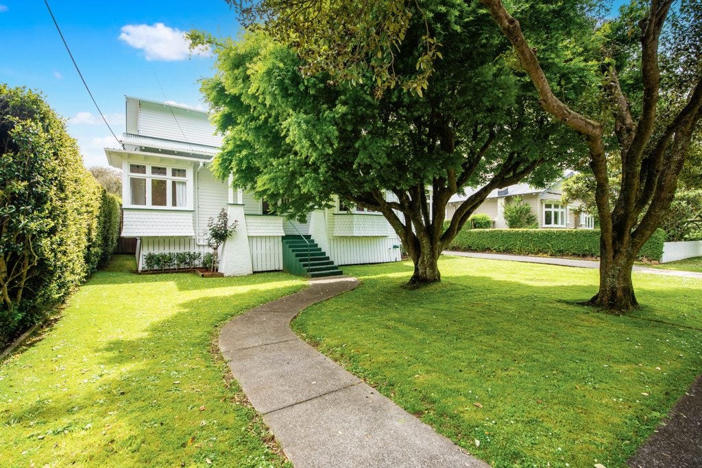 21 Pukehana Avenue, Epsom, Auckland - Carousel 2