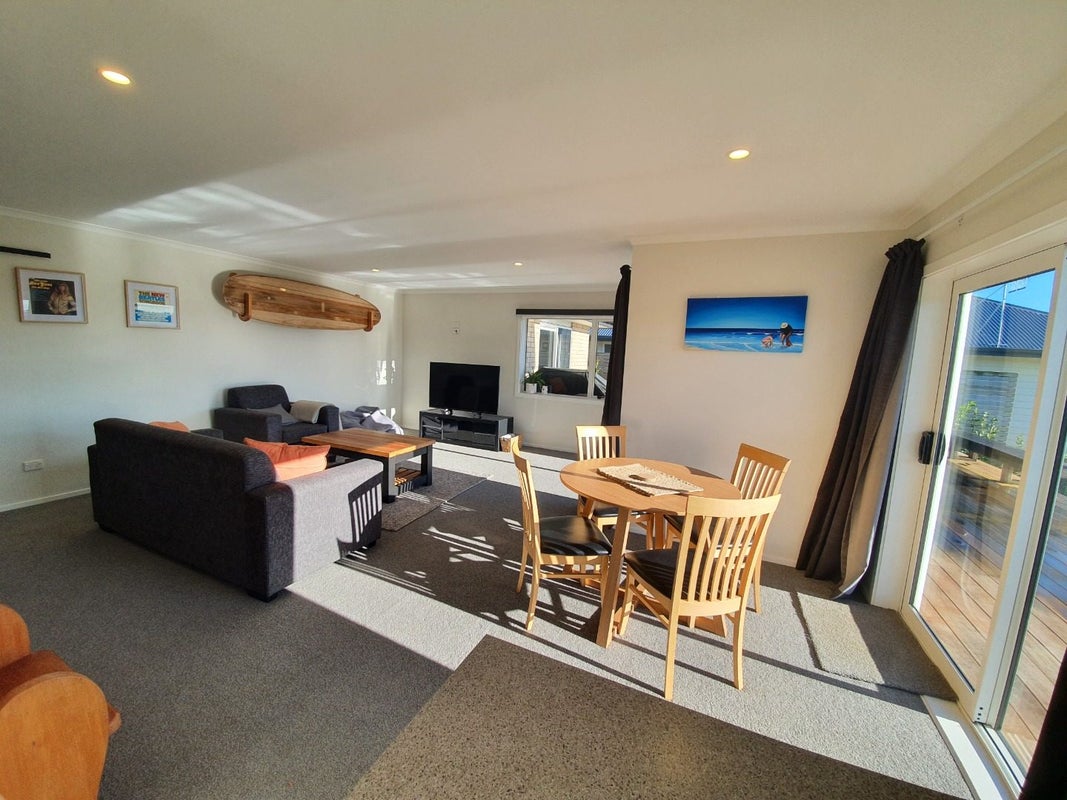 3 Gibraltar Way, Fitzherbert, Palmerston North - Carousel 26