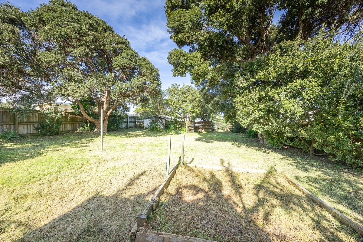 7 Bayly Street, Baylys Beach, Kaipara, Northland - Carousel 2