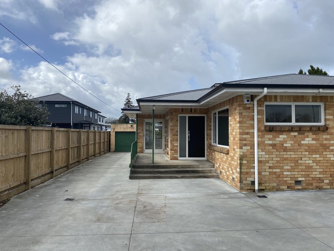 24 Knighton Road, Hillcrest, Hamilton - Carousel 17
