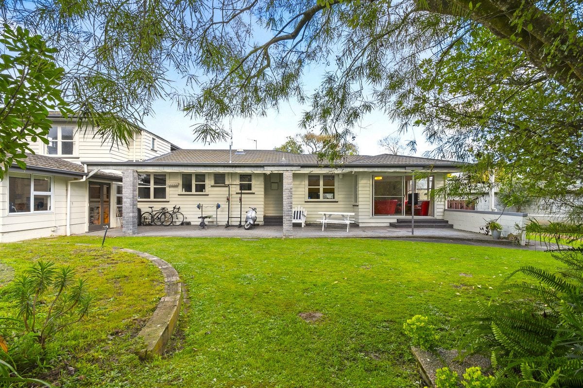 9 Athlone Place, Hokowhitu, Palmerston North - Carousel 2