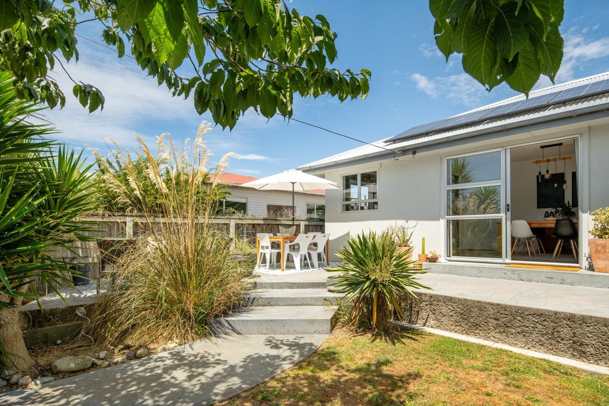 15 Linton Street, Mayfield, Blenheim - Carousel 2