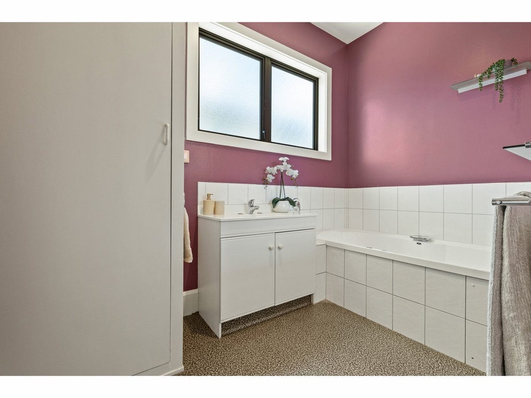 90 Opawa Road, Opawa, Christchurch - Carousel 24