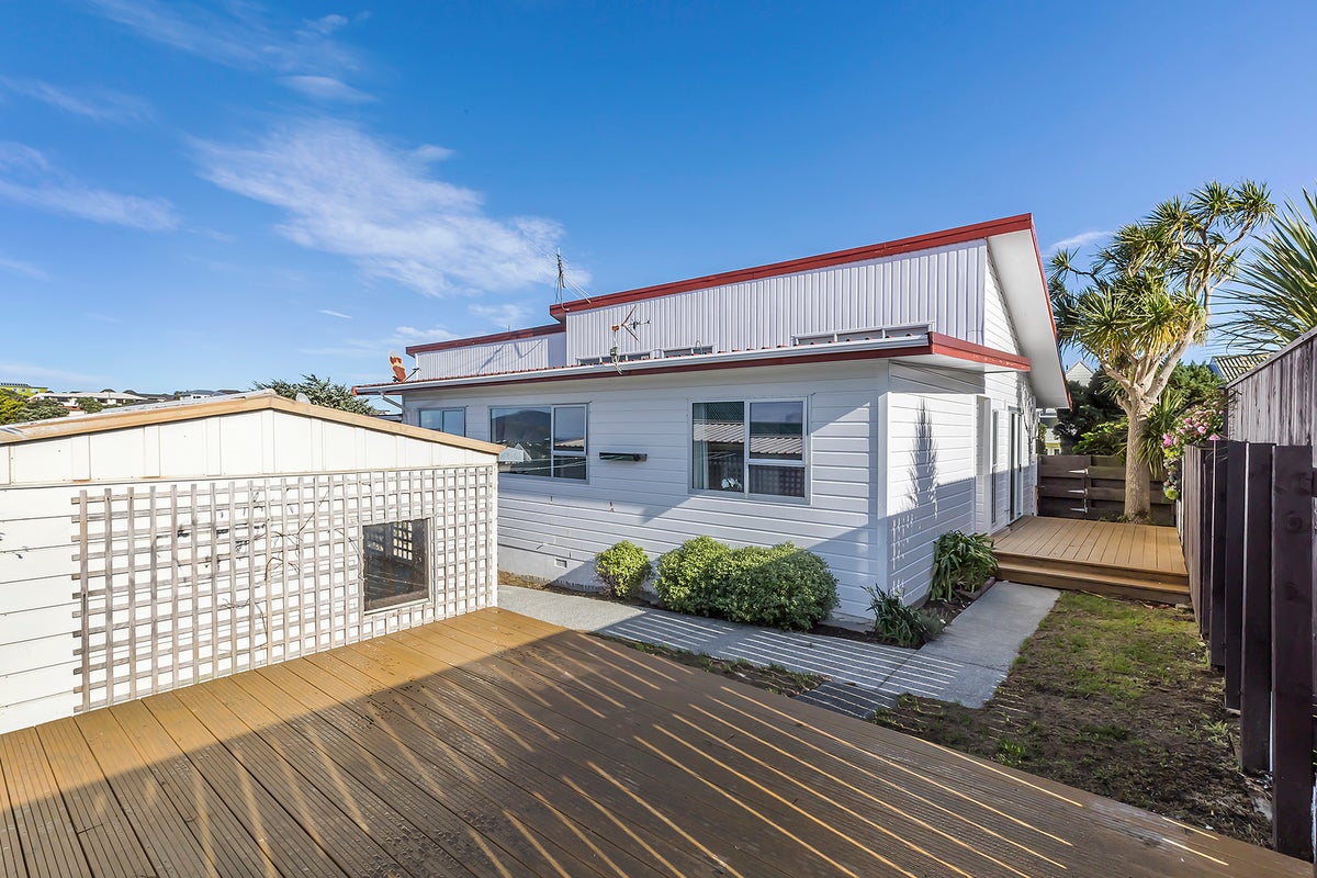 156 Akaroa Drive, Maupuia, Wellington - Carousel 1