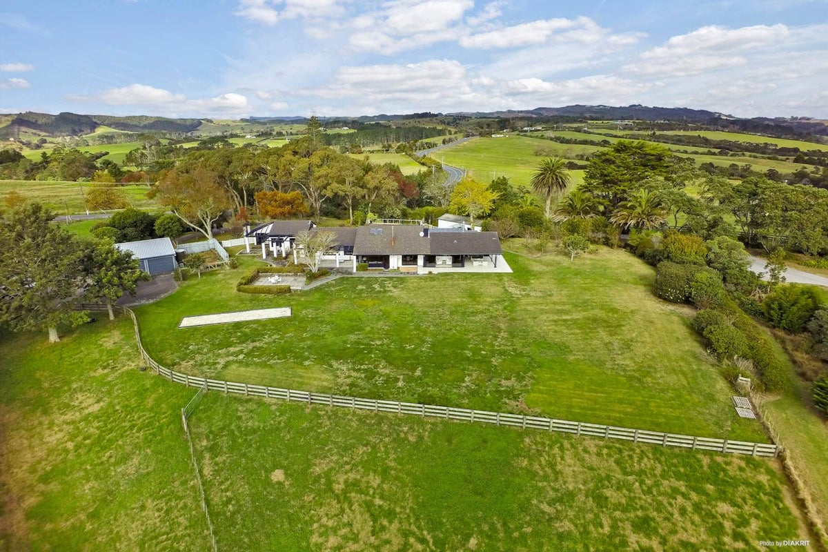 682 Whitford-Maraetai Road, Howick - Carousel 31