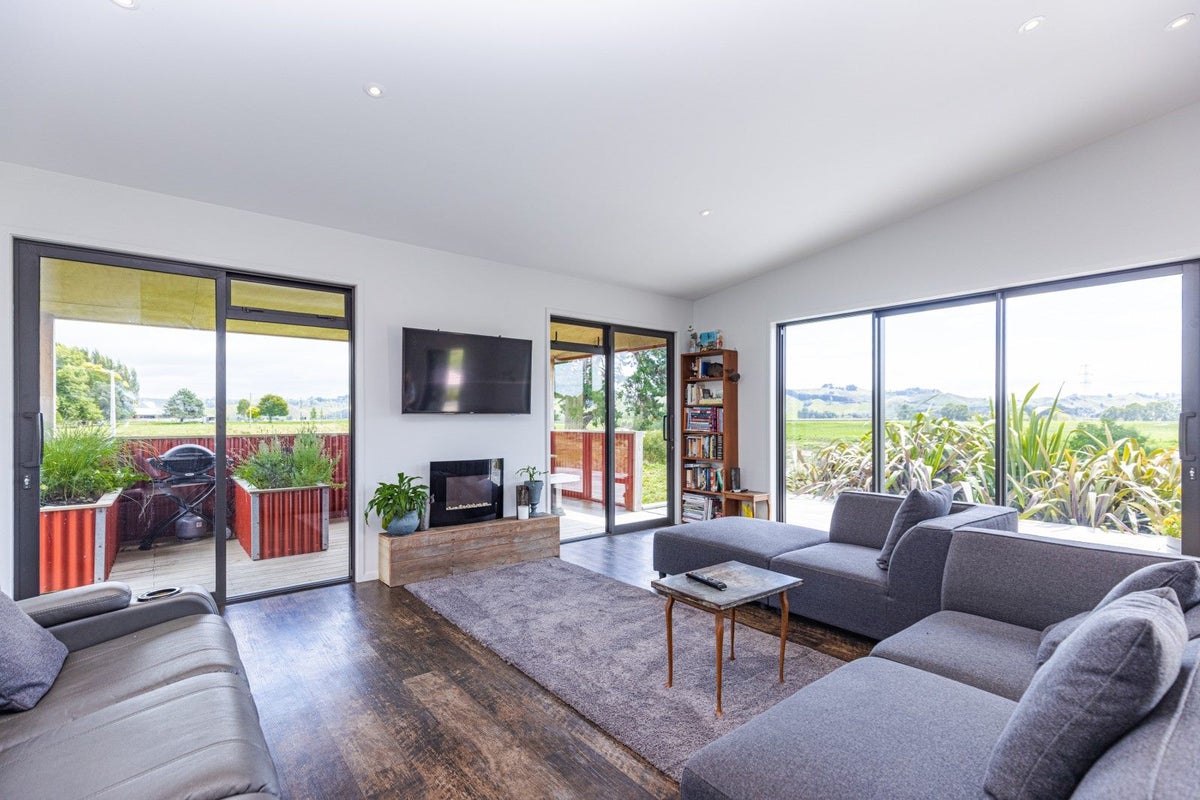 944 Ruatangata Road, Whanganui - Carousel 2