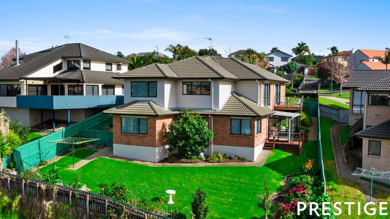 21 Trotting Terrace, Fairview Heights, Auckland - Carousel 1