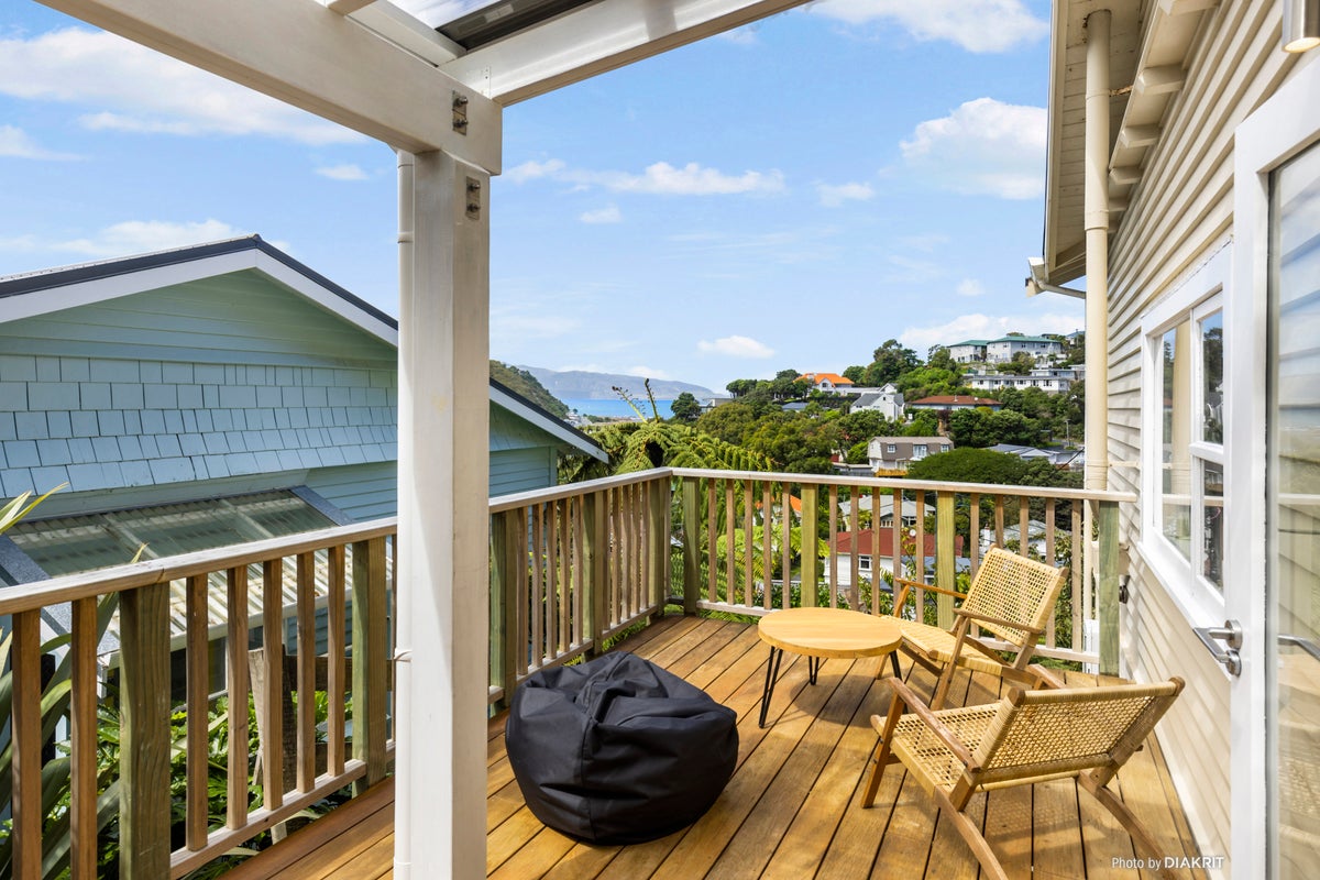 54C Severn Street, Island Bay, Wellington - Carousel 2