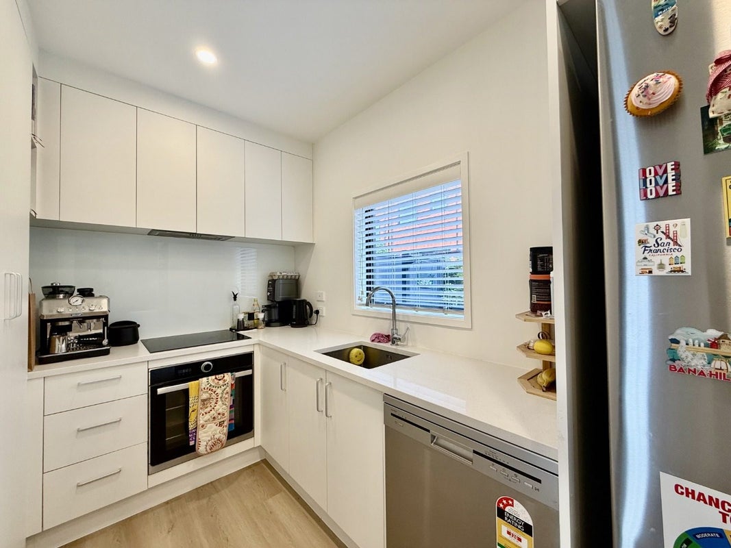 8 Kotuitui Street, Manukau, Auckland - Carousel 2