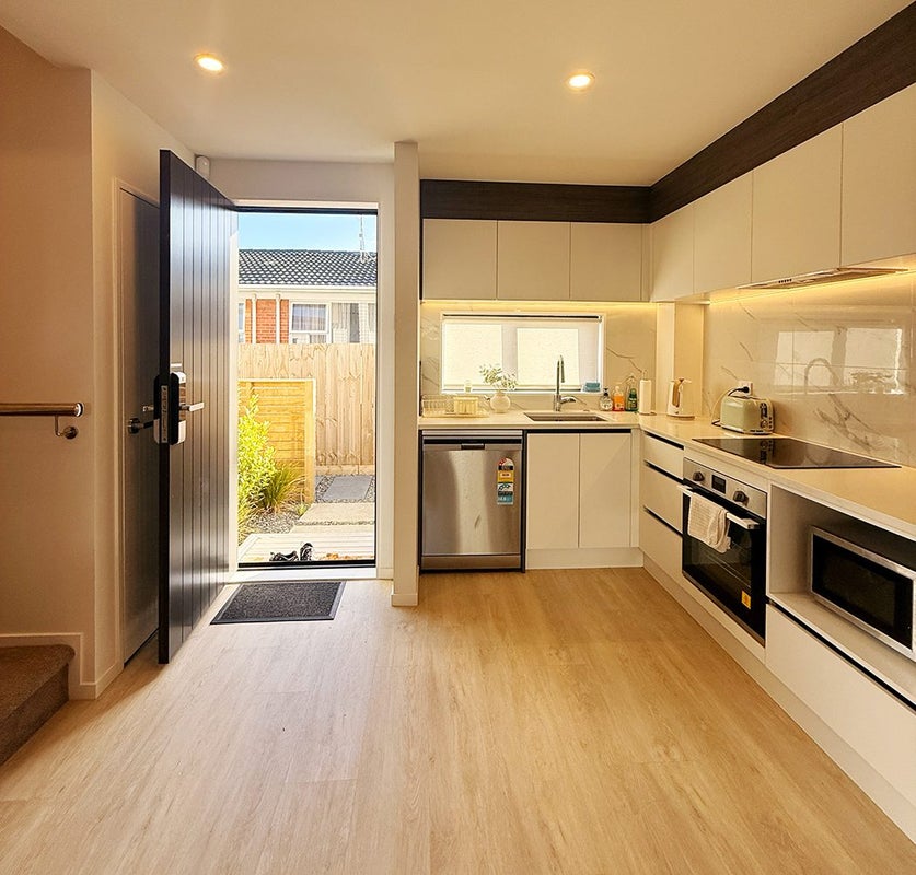 47D Northcote Road, Hillcrest, Auckland - Carousel 2