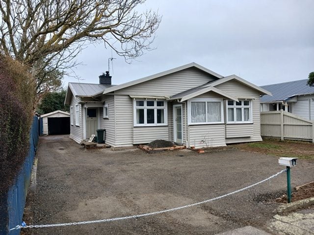 17 Shamrock Street, Takaro, Palmerston North - Carousel 1