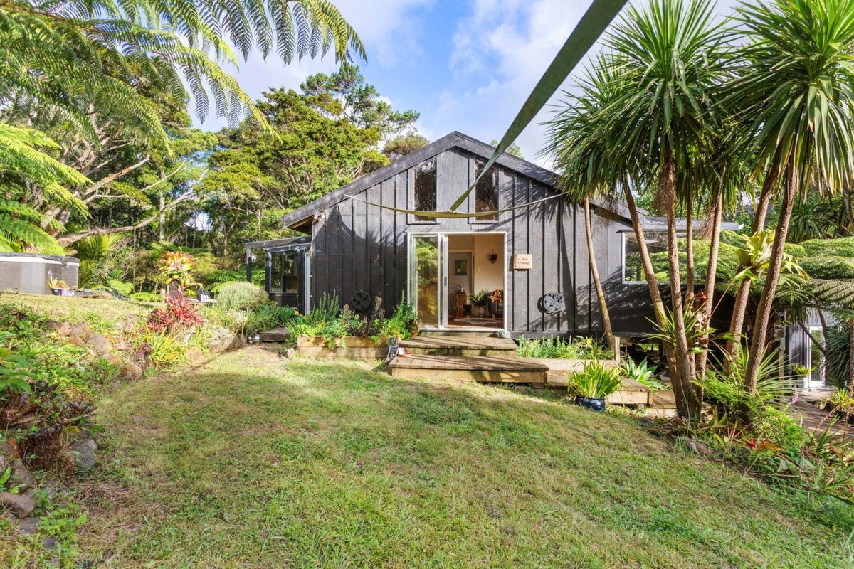 109 Bethells Road, Waitākere, Auckland - Carousel 1