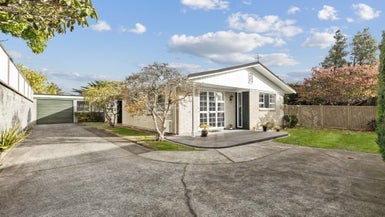 9 Kapu Grove, Whalers Gate, New Plymouth - Carousel 1