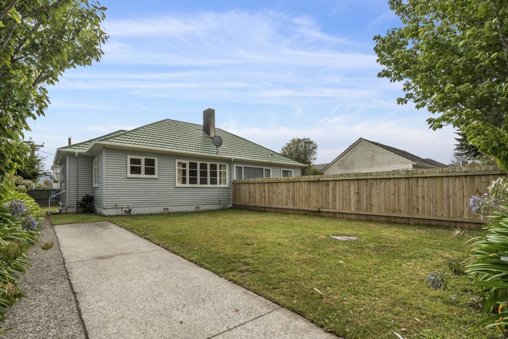 57 Hewer Crescent, Naenae, Lower Hutt - Carousel 1