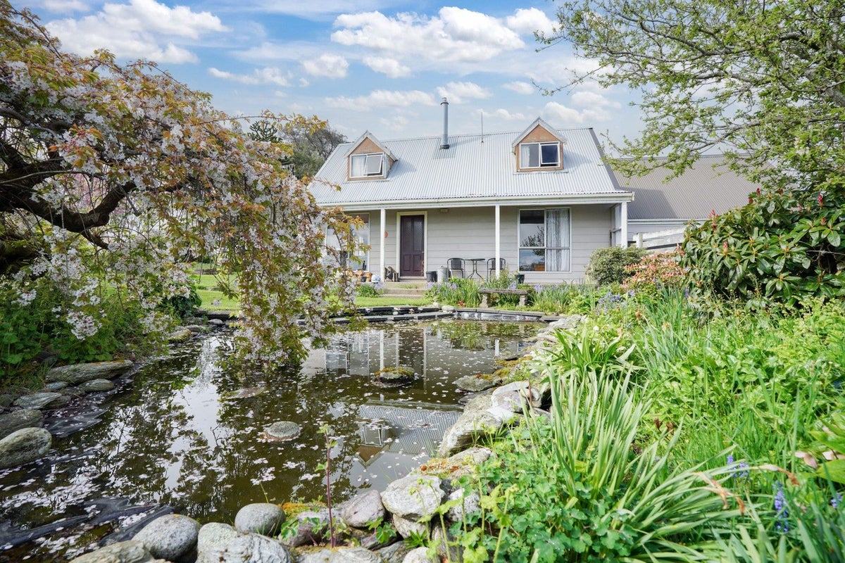 567 Kennington Waimatua Road, Waimatua, Invercargill - Carousel 1
