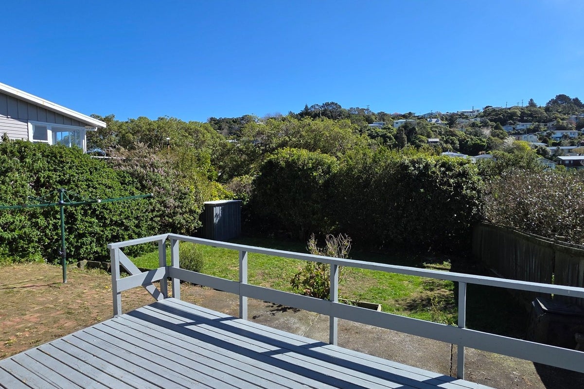 11 Glanmire Road, Newlands, Wellington - Carousel 14