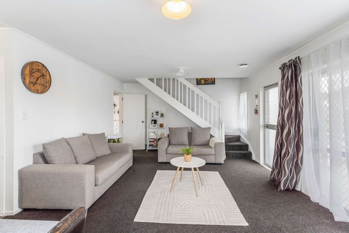 2/58 Opaheke Road, Papakura, Auckland - Carousel 2