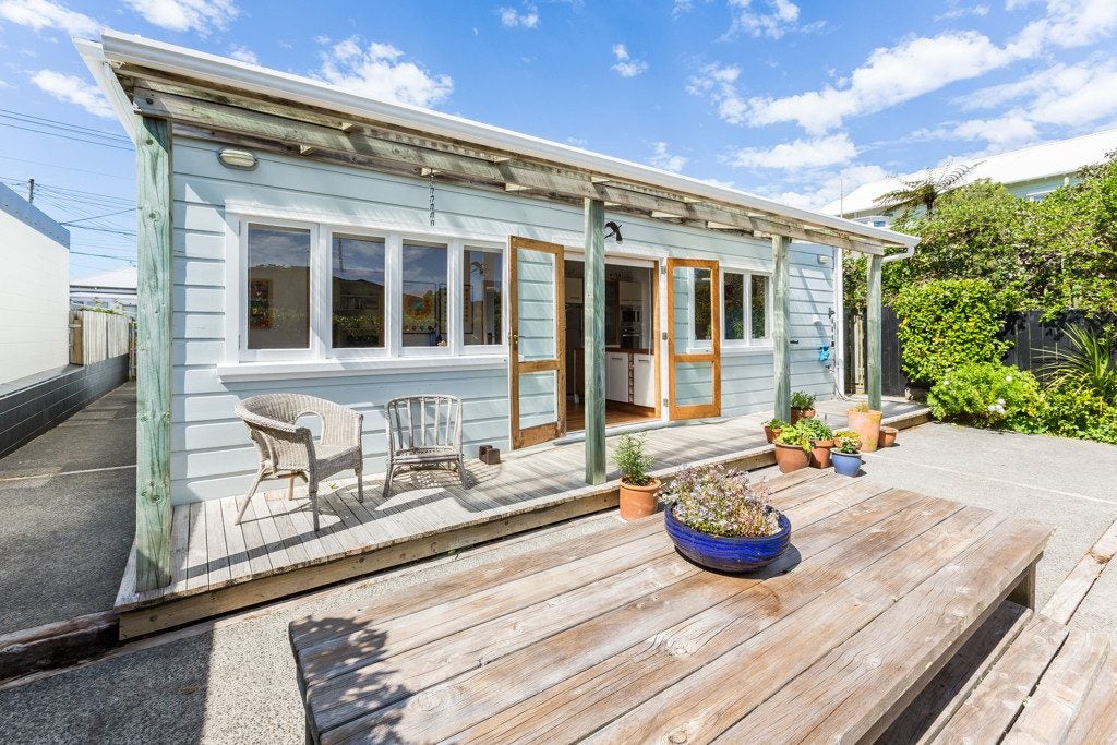 18 Mills Road, Brooklyn, Wellington - Carousel 2