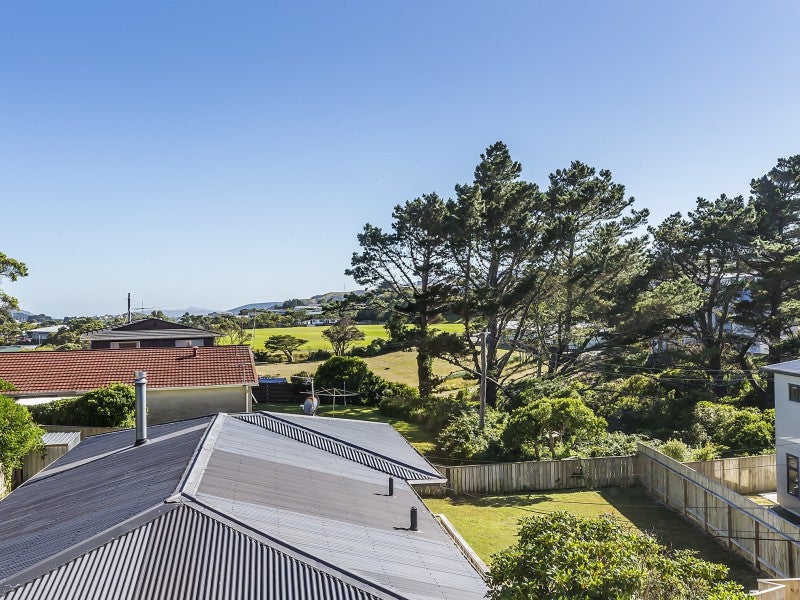 51 Glanmire Road, Newlands, Wellington - Carousel 26