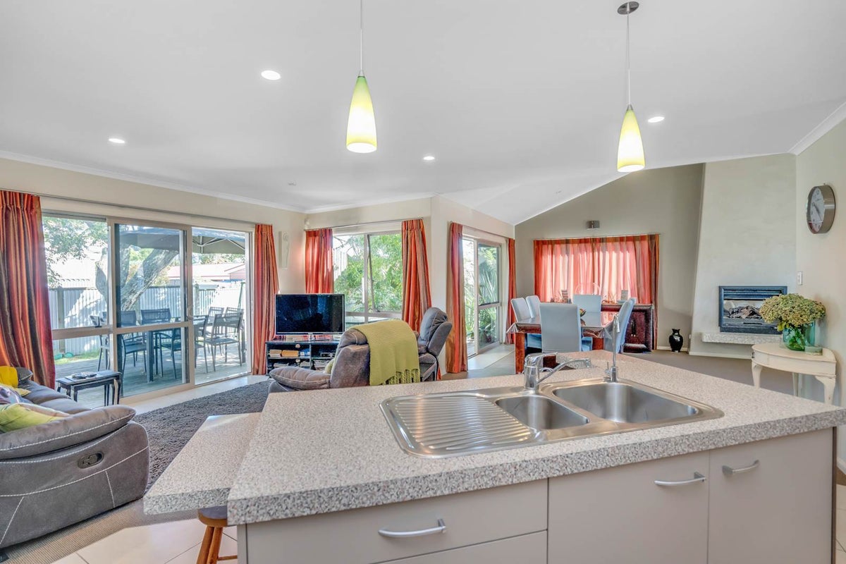88 Western Hills Drive, Kensington, Whangarei - Carousel 2